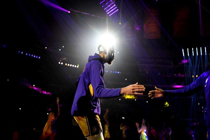 Cameo videos let NBA stars connect with fans during self-isolation